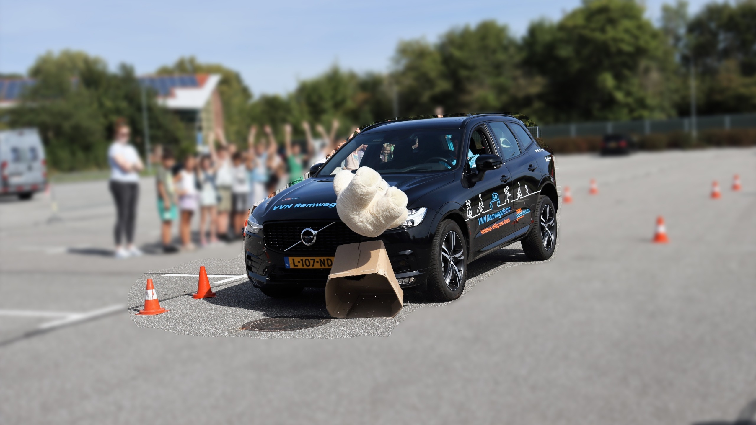 Auto VVN in actie bij remwegdemonstratie 