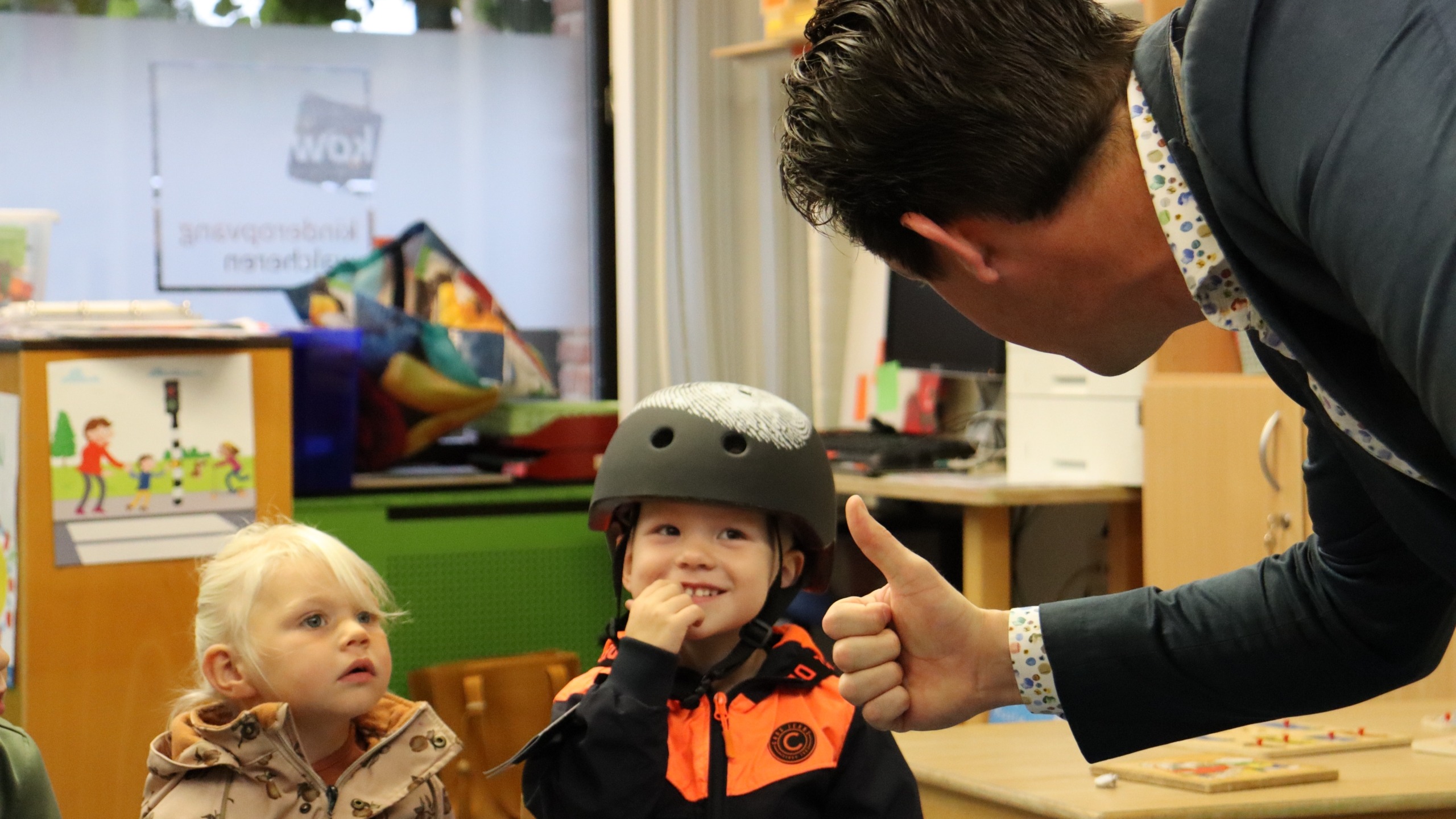 JONGleren bij peutergroep Peuterpret met wethouder Van Houten