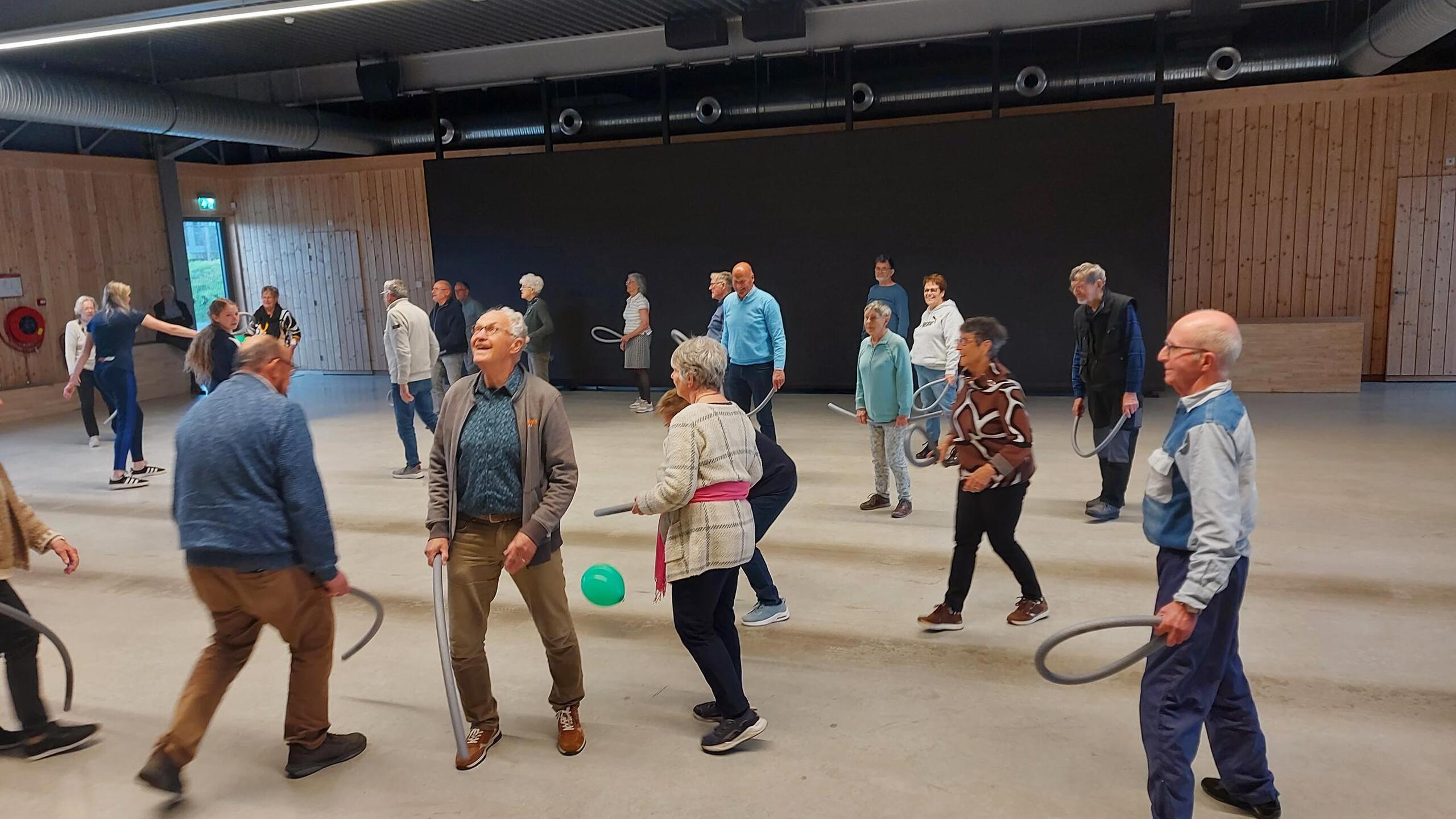 Deelnemers Doortrapdag Goes doen fitoefeningen