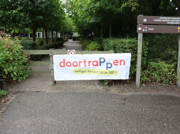 Banner Doortrappen
