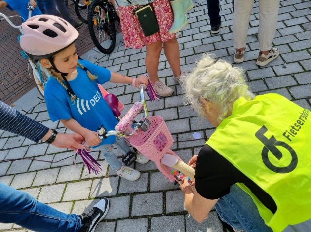 Fietscheck met Fietsersbond bij Dikke Bandenrace deelnemertjes