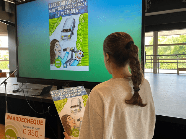 Flo leerling Reynaertcollege met haar winnende poster