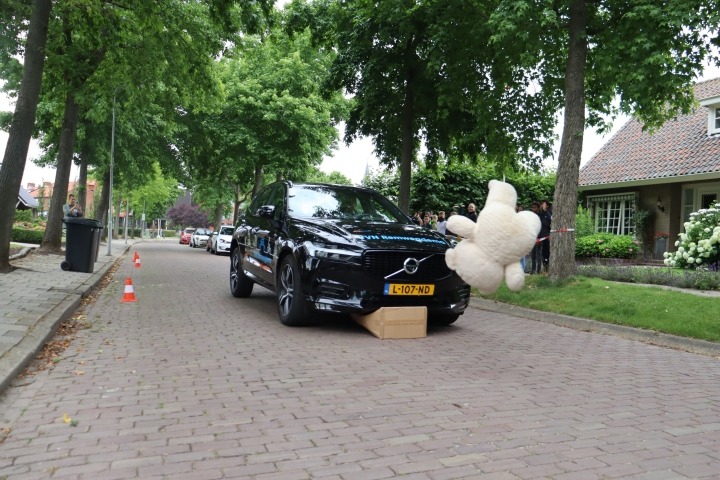 Auto VVN bij remwegdemonstratie