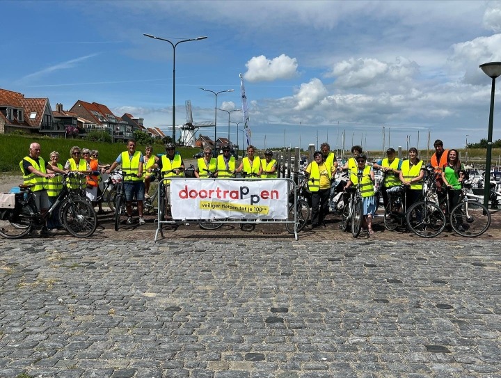 Deelnemers Doortrapdag Stavenisse bij fietsparcours