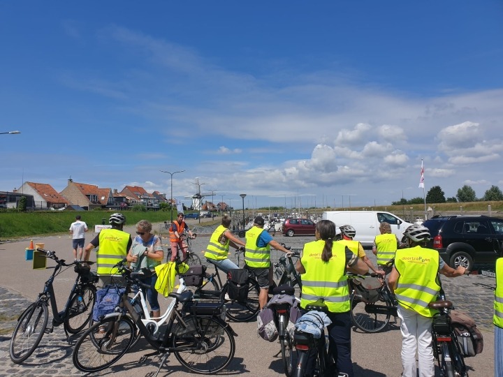 Deelnemers Doortrapdag Stavenisse bij fietsparcours