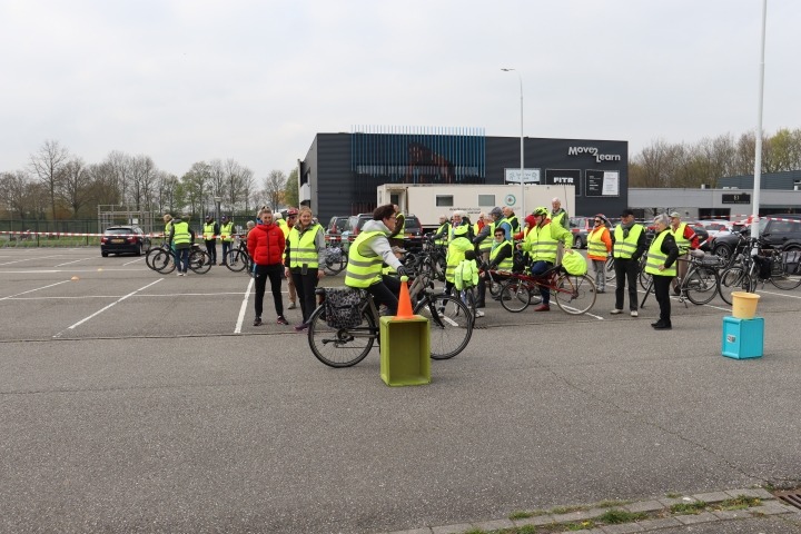 Deelnemers Doortrapdag op fietsparcours