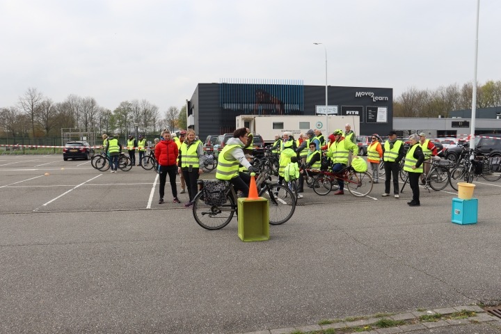 Deelnemers Doortrapdag op fietsparcours
