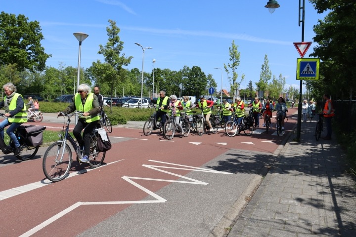 Deelnemers aan fietstocht Doortrapdag Tholen