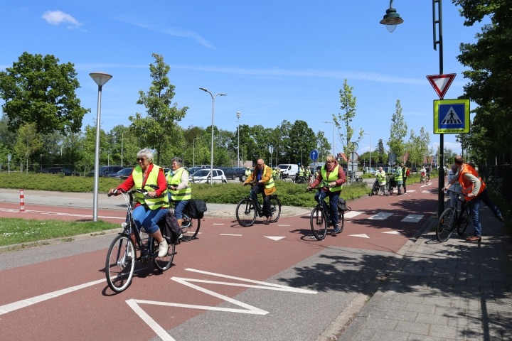 Deelnemers aan fietstocht Doortrapdag Tholen