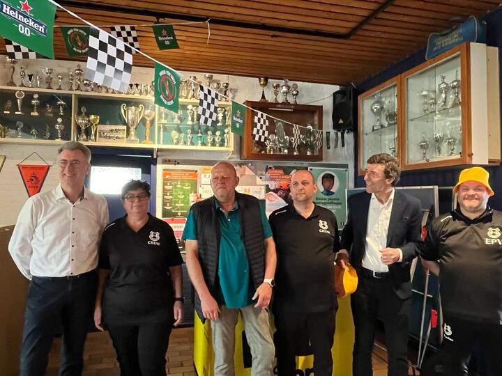 Bestuur FC Dauwendaele wethouder en gedeputeerde