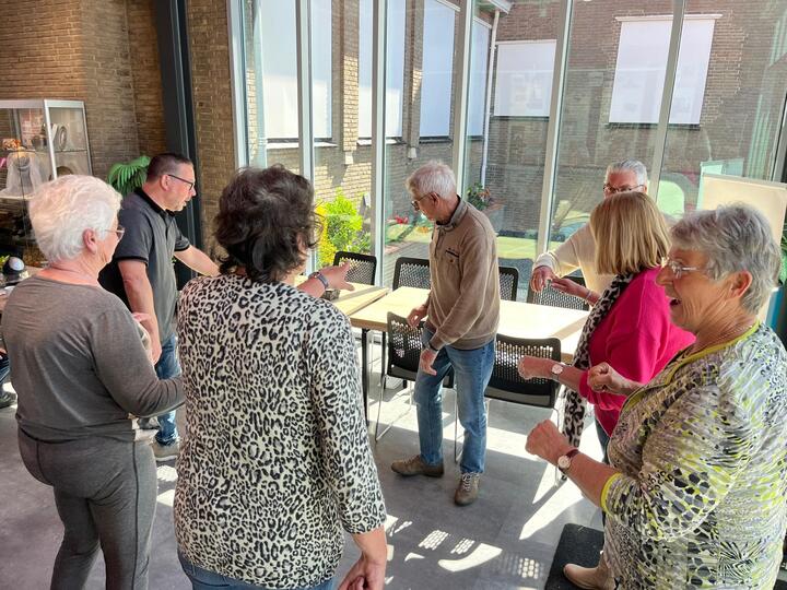 Deelnemers Doortrapdag doen fitoefeningen