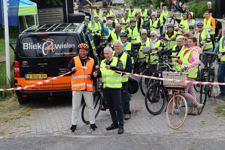 Doorknippen lint bij opening Doortraproute