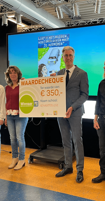 Uitreiking waardecheque aan Reynaertcollege
