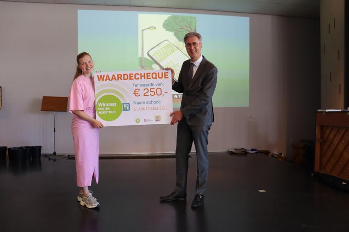Cheque overhandiging
