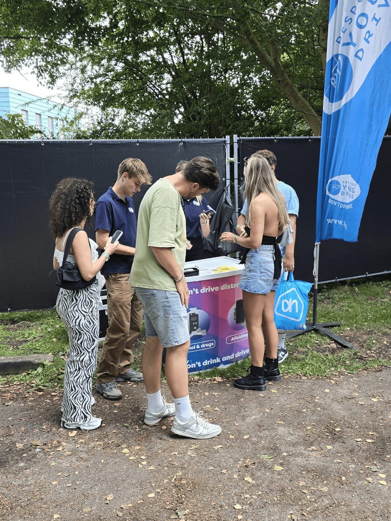 Bezoekers Groovebox festival bij Alcohol en drugstest